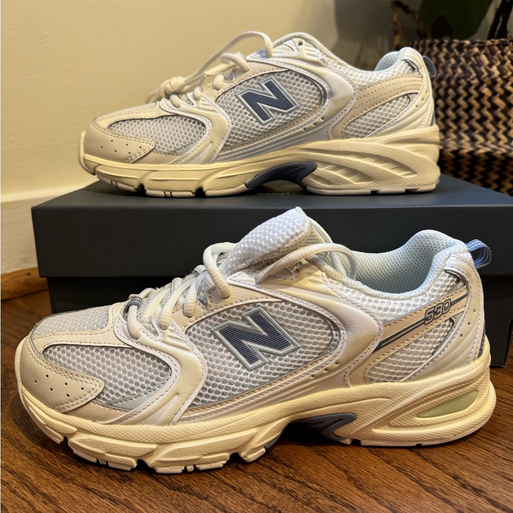BRAND NEW New Balance 530 Women’s 8.5/Men’s 7